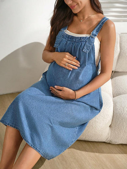 Medium Wash Strapless Denim Maternity Midi Dress – Casual Loose Fit Sleeveless Dress with Pockets for Beach & Summer Outfits