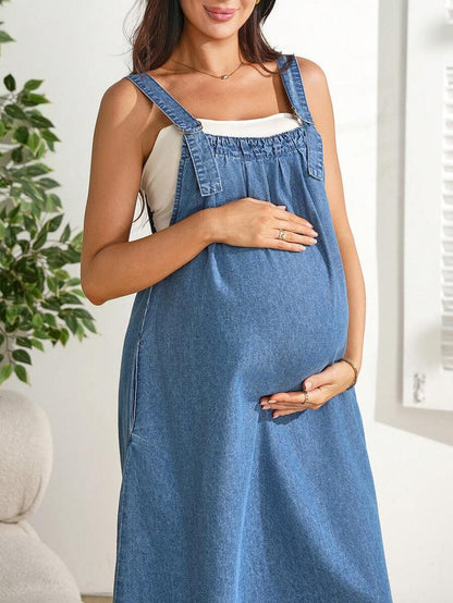 Medium Wash Strapless Denim Maternity Midi Dress – Casual Loose Fit Sleeveless Dress with Pockets for Beach & Summer Outfits