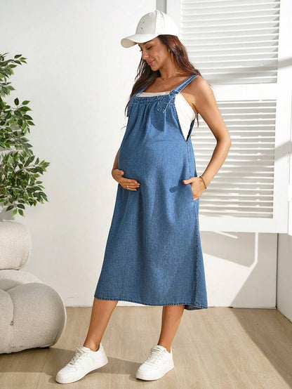 Medium Wash Strapless Denim Maternity Midi Dress – Casual Loose Fit Sleeveless Dress with Pockets for Beach & Summer Outfits
