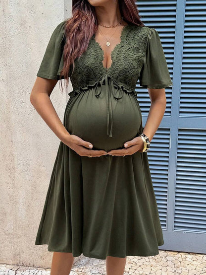 Green Lace Patchwork Maternity Summer Dress – Elegant Deep V-Neck Puff Sleeve High Waist A-Line Knee Length Dress for Beach & Vacay