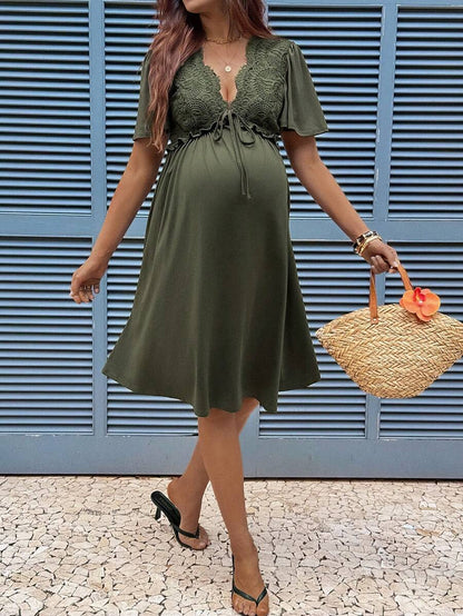 Green Lace Patchwork Maternity Summer Dress – Elegant Deep V-Neck Puff Sleeve High Waist A-Line Knee Length Dress for Beach & Vacay
