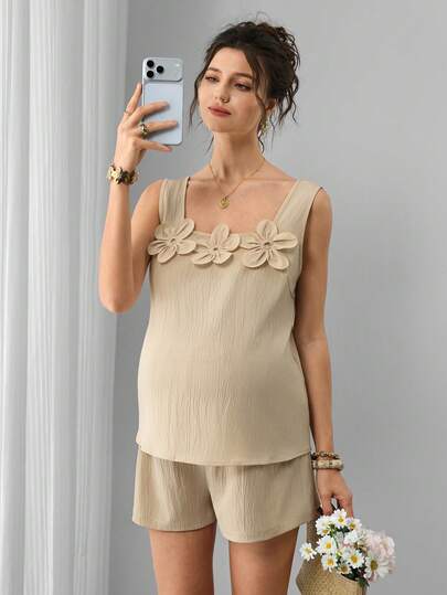 Maternity 2-Piece Set Square Neck Floral Applique Camisole and Adjustable Waist Mini Shorts in Apricot for Casual Office Wear