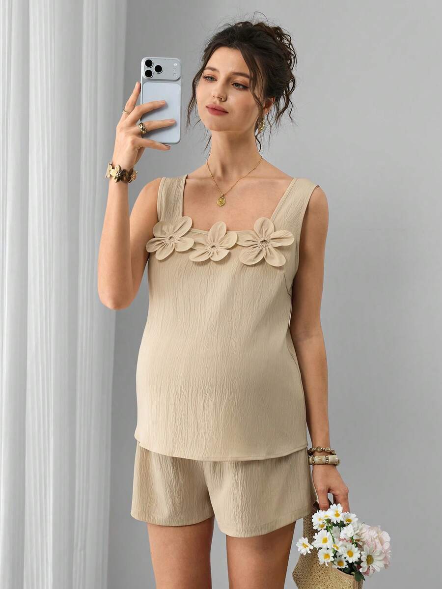 Maternity 2-Piece Set Square Neck Floral Applique Camisole and Adjustable Waist Mini Shorts in Apricot for Casual Office Wear