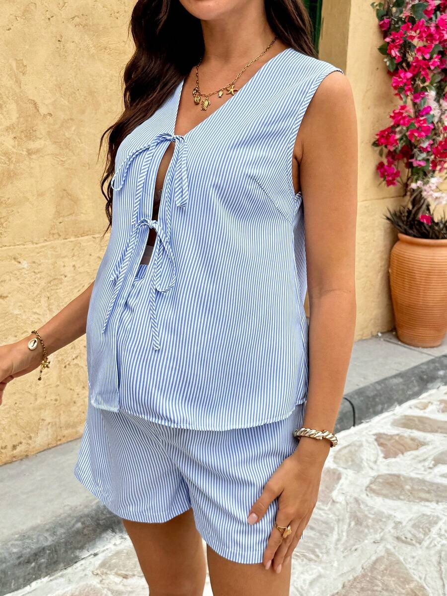 Maternity 2-Piece Set - V Neck Tie-Up Camisole & Mini Shorts, Puff Sleeve, Blue and White