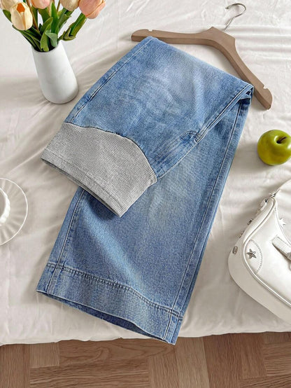 Light Wash Wide Leg Maternity Jeans with Ribbed Belly Band – Relaxed Fit Cropped Denim Pants for Casual, Office, & Streetwear