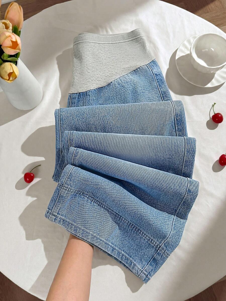 Light Wash Wide Leg Maternity Jeans with Ribbed Belly Band – Relaxed Fit Cropped Denim Pants for Casual, Office, & Streetwear